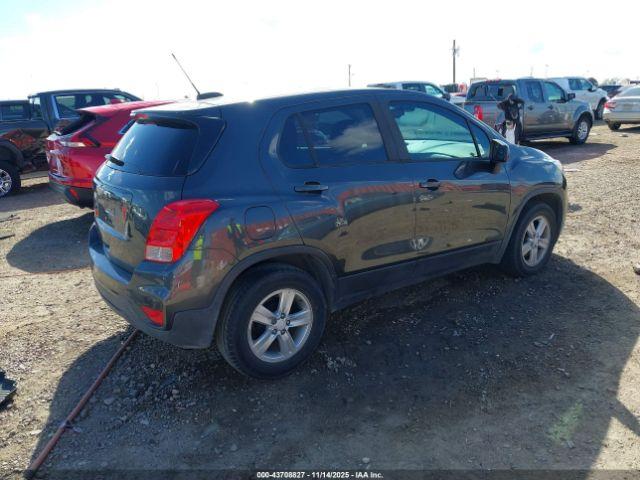 Chevrolet Trax Fwd Ls Image 2