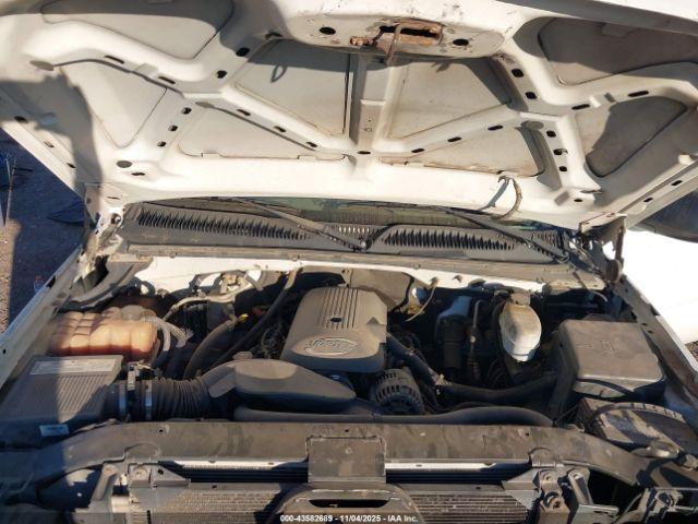 Chevrolet Silverado 2500 Work Truck Image 12