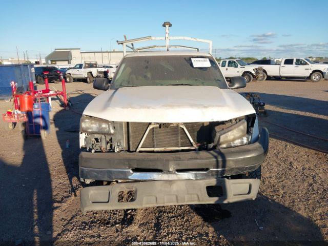 Chevrolet Silverado 2500 Work Truck Image 15