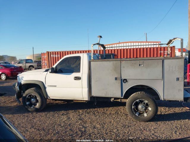 Chevrolet Silverado 2500 Work Truck Image 10
