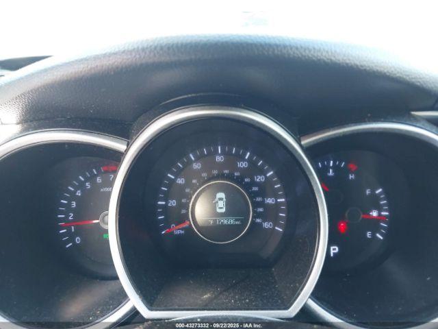 Kia Optima Lx Image 14