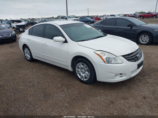 Nissan Altima 2.5 Image 1