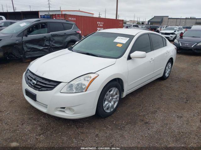 Nissan Altima 2.5 Image 3