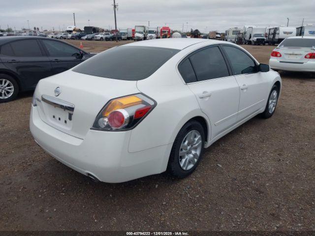 Nissan Altima 2.5 Image 2