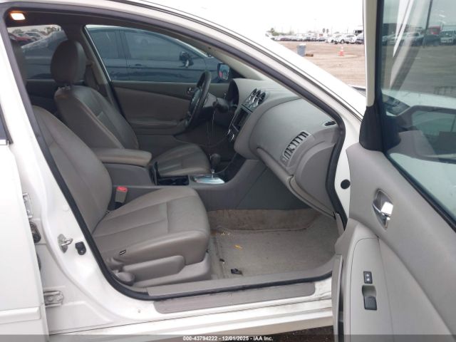 Nissan Altima 2.5 Image 7