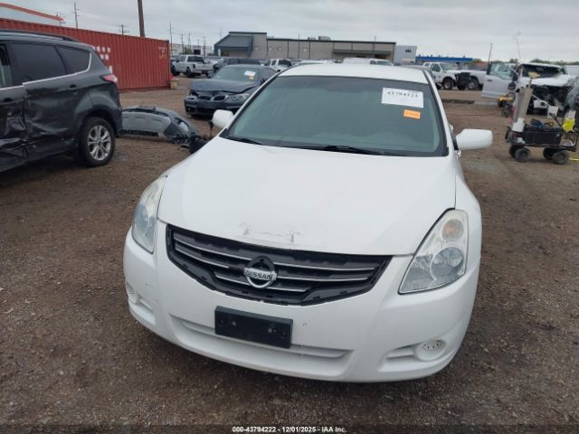 Nissan Altima 2.5 Image 14