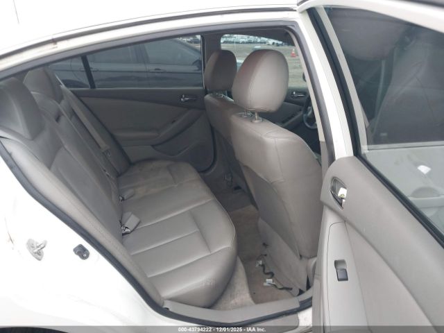Nissan Altima 2.5 Image 9