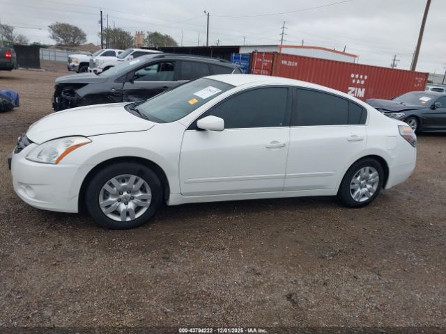 Nissan Altima 2.5 Image 11