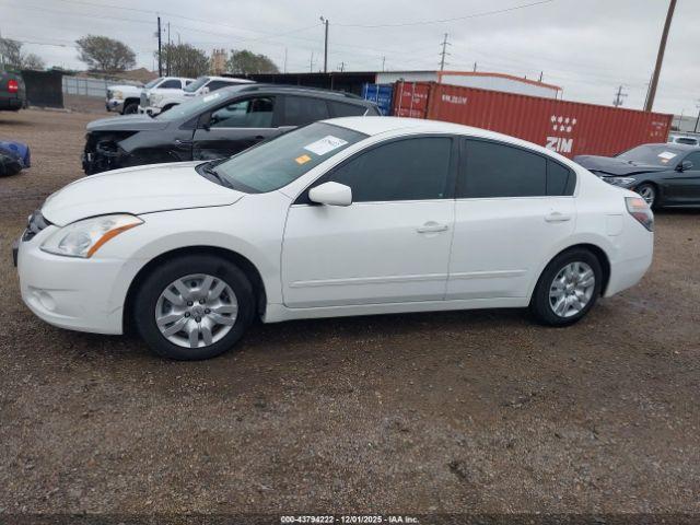 Nissan Altima 2.5 Image 11