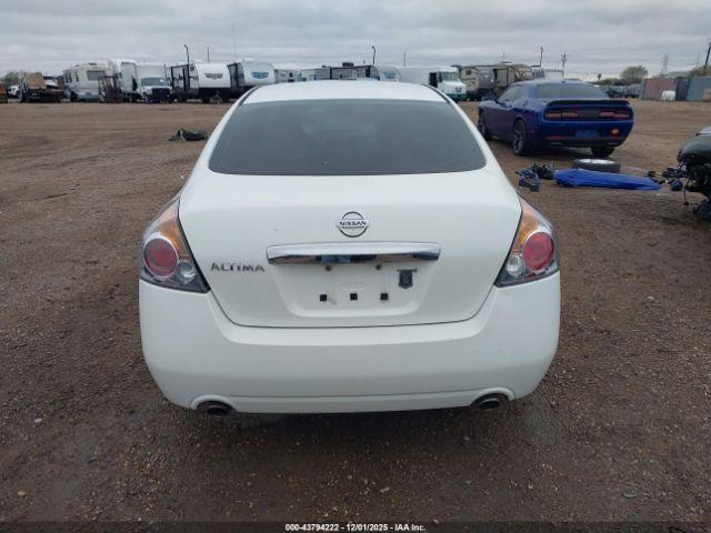 Nissan Altima 2.5 Image 13