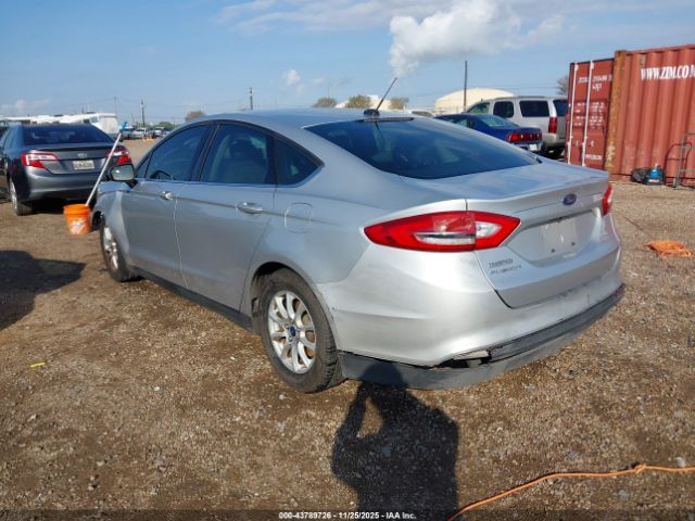 Ford Fusion S Image 2