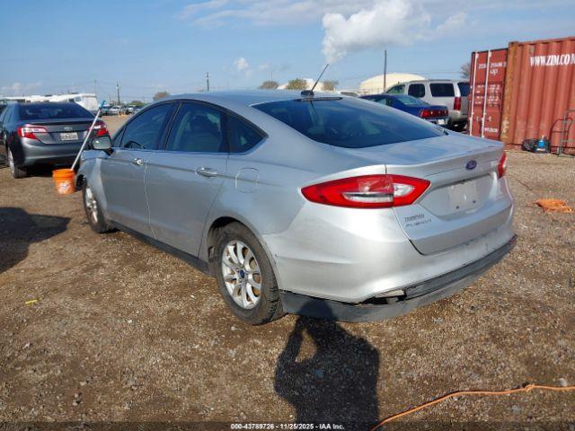 Ford Fusion S Image 2