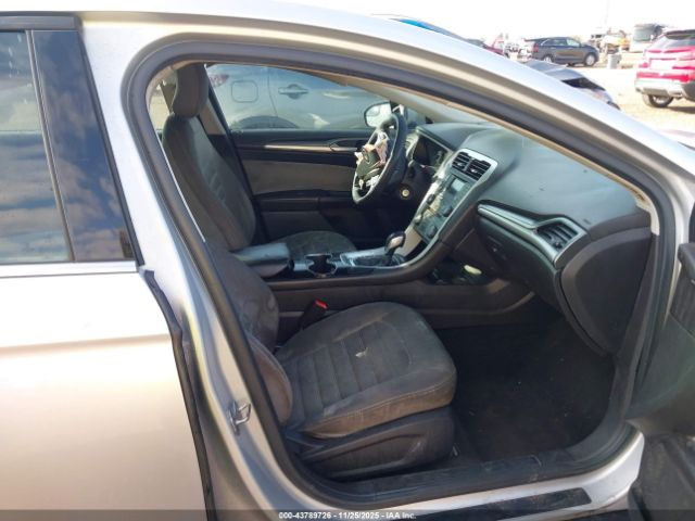 Ford Fusion S Image 4