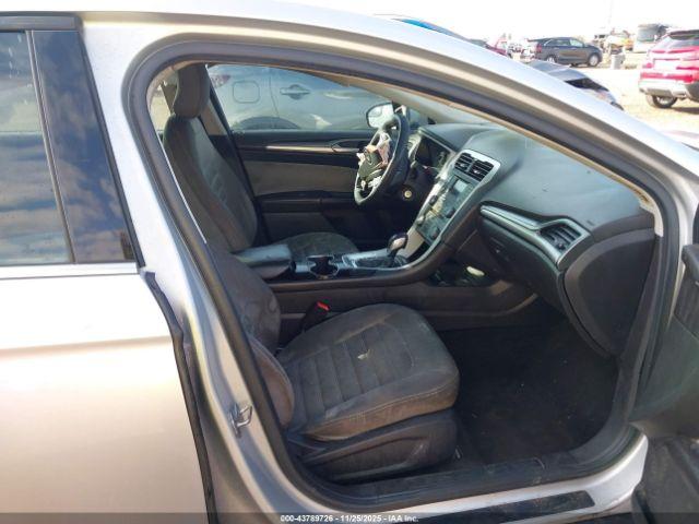 Ford Fusion S Image 4