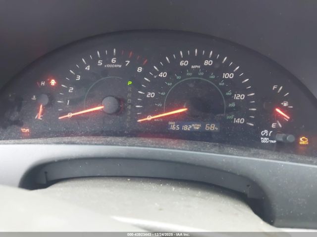 Toyota Camry Le Image 10