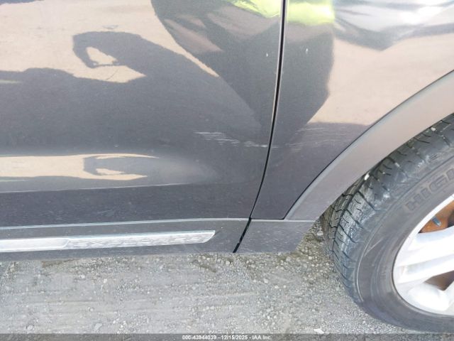 Ford Explorer Limited Image 11