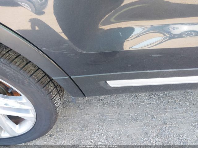 Ford Explorer Limited Image 19