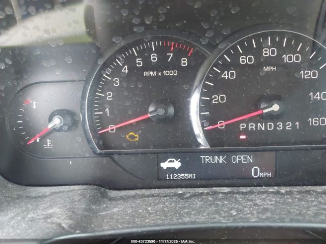 Cadillac DTS Standard Image 5