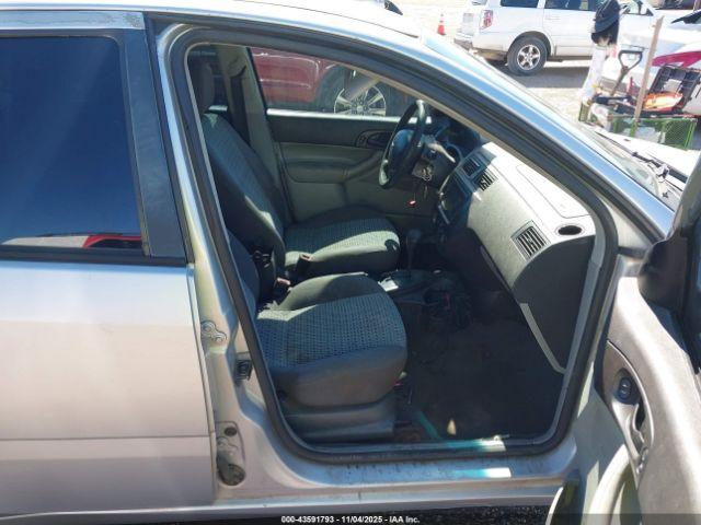 Ford Focus Zx4 Image 5