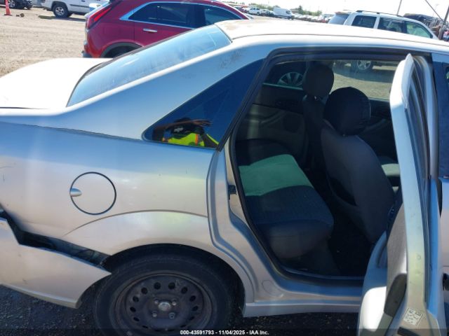 Ford Focus Zx4 Image 7