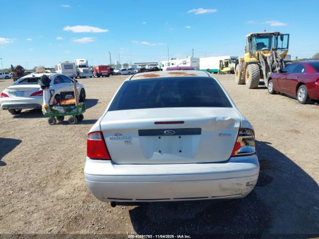 Ford Focus Zx4 Image 13