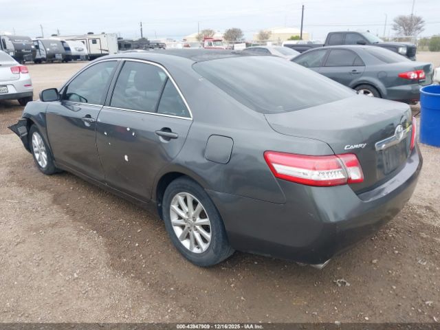 Toyota Camry Xle V6 Image 12