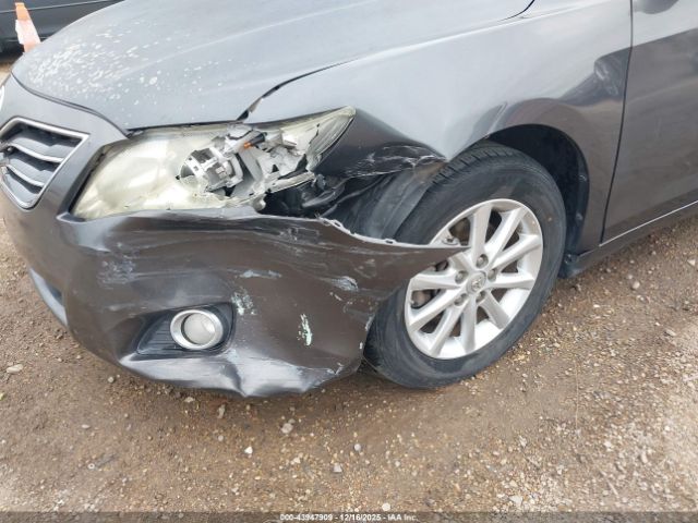 Toyota Camry Xle V6 Image 9