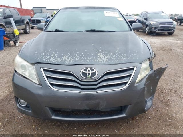 Toyota Camry Xle V6 Image 15